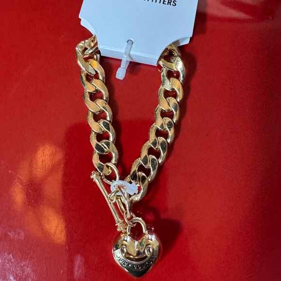 Juicy Couture X Urban Outfitters Gold Tone Chained Heart Bracelet - Picture 3 of 5